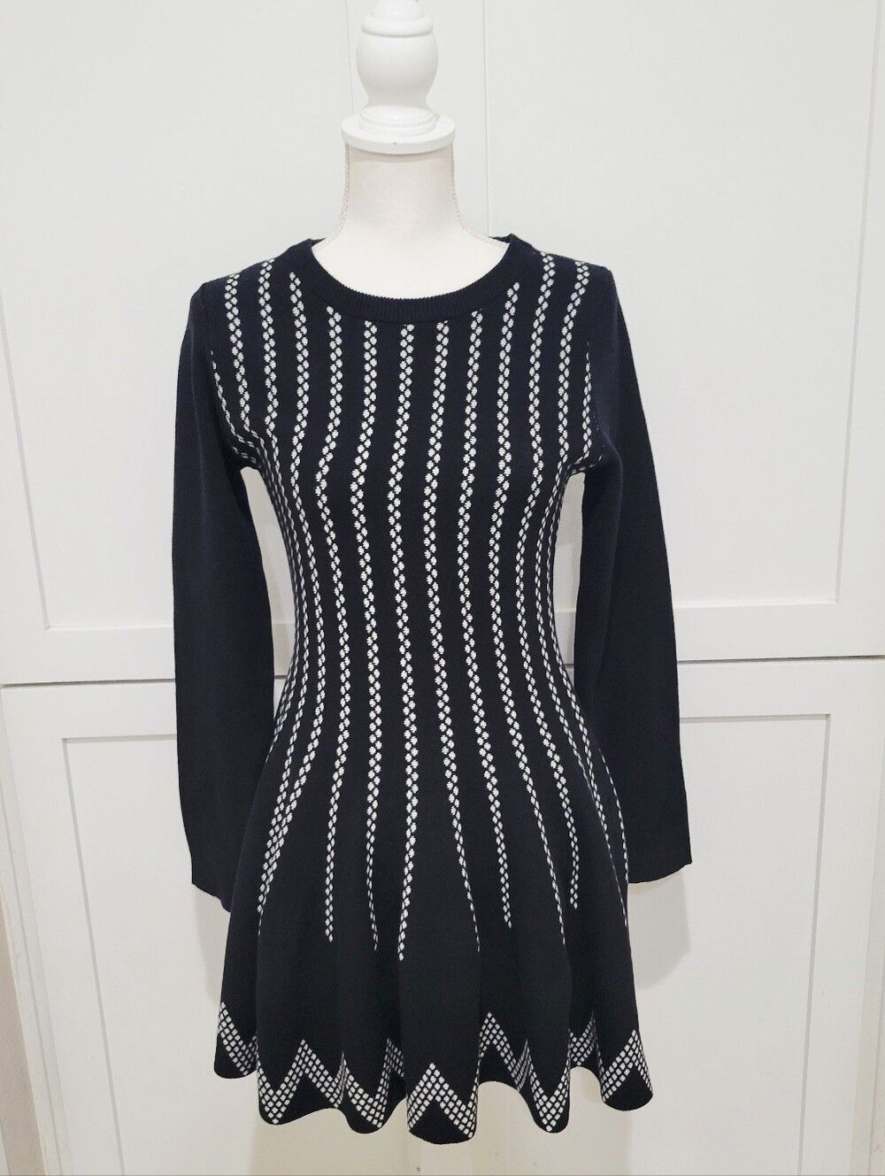 J.O.A. 100% Cotton Black & White Knit Fit-and-Flare Sweater Dress | Size Medium - Picture 2 of 7